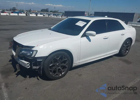 2018 Chrysler 300 300S z USA, uszkodzony, nr VIN 2C3CCABG8JH261396